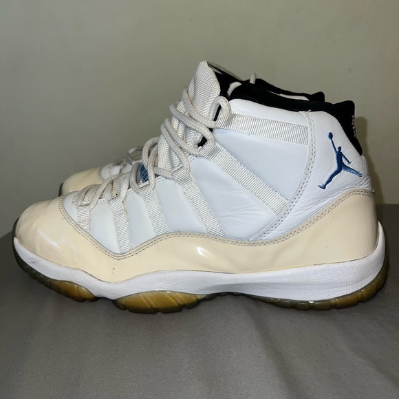 Jordan 11 - Picture 3 of 12